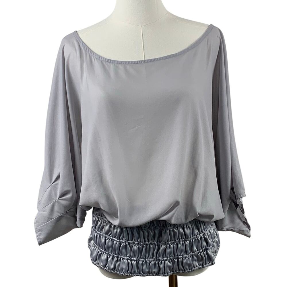 NikiBiki Light Gray Shirt Sleeve Smocked Waist Top Size Medium